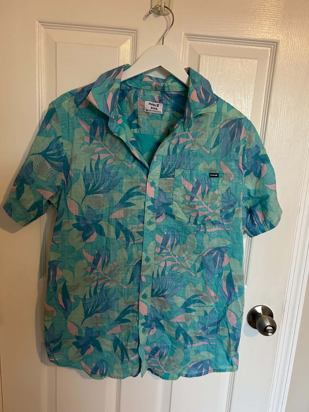 Hurley Teal & Aqua Leaf-Print Button-Down Shirt